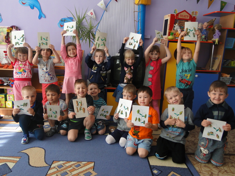 Черемуха душистая и зеленый горошек