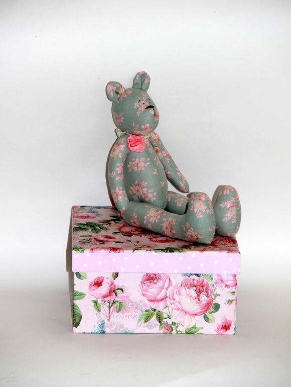 Мишка в розочках