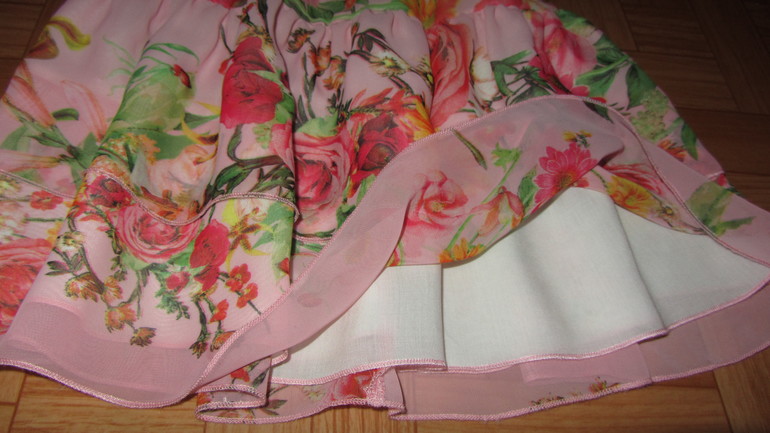 Юбок много не бывает))))