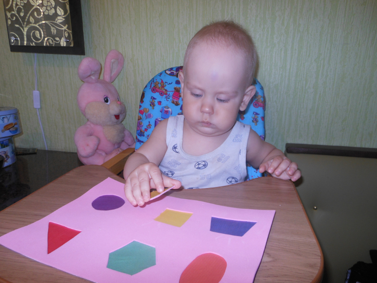 Наш самодельный геометрический сортер.