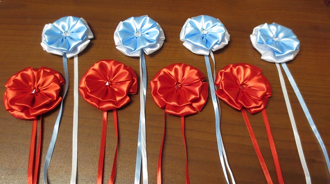 Цветки из атласной ленты