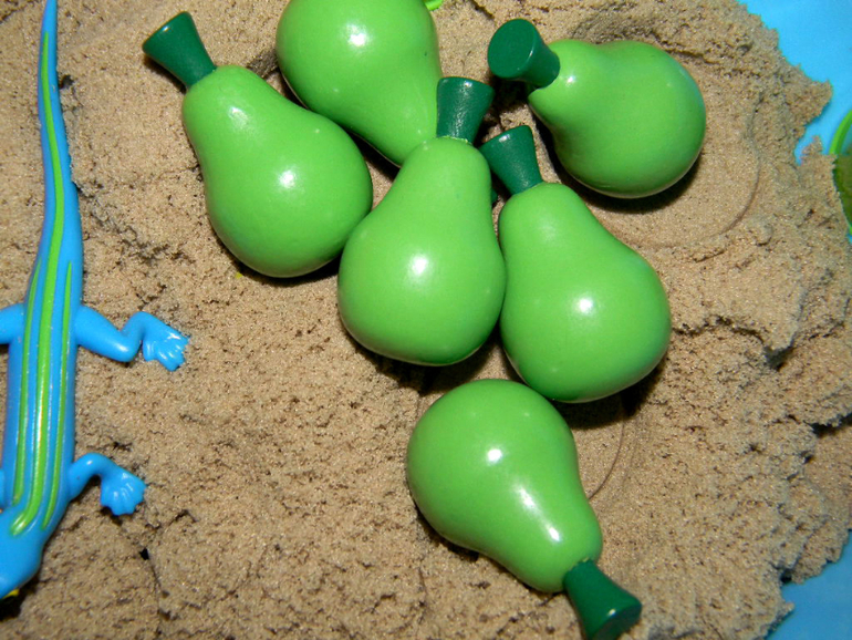 Комплект "творчество с пелёнок".  Путешествуем в зелёную страну