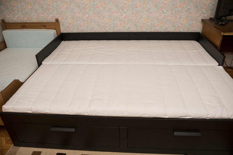 Кровати детей.