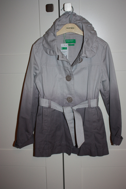 Плащ BENETTON! 950 руб.