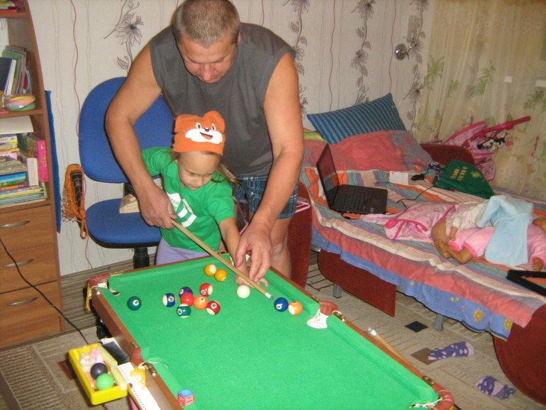 Вика с дедушкой