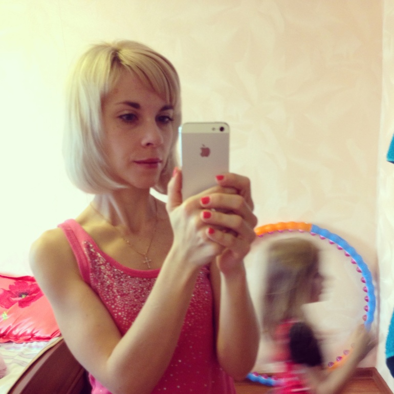 Подстриглась, но пока не красилась