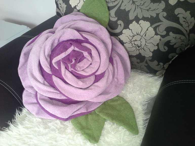 Покрывала на детские кровати, подушки, чехлы на стулья