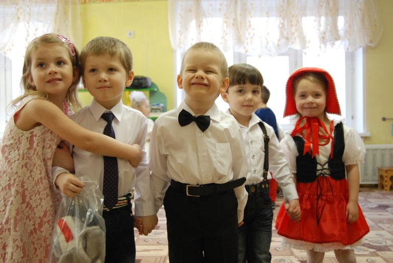Праздник  мамы в детском саду)