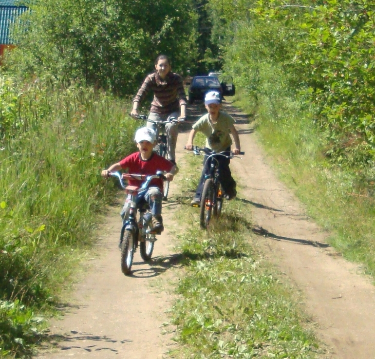 Мама, братик, я - спортивная семья!