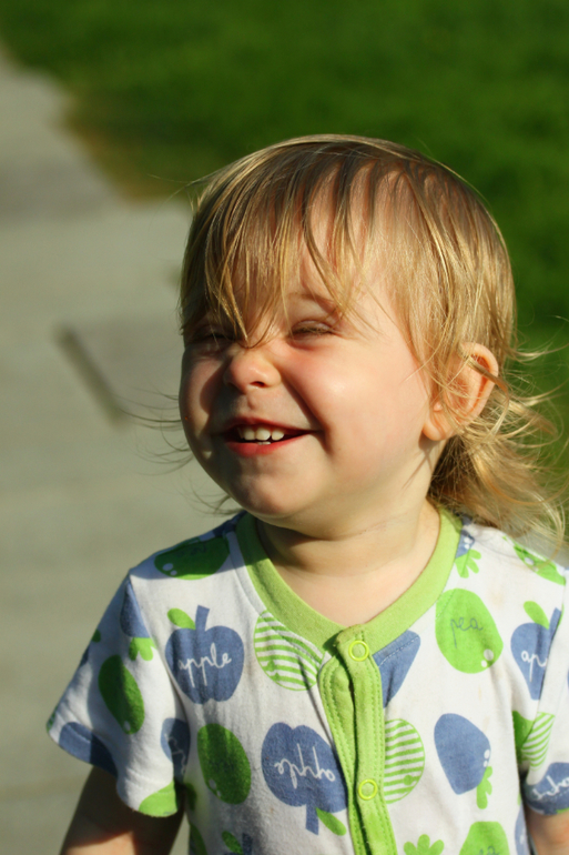 Погуляли в парке, дети вымокли до нитки)