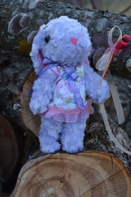 Фиалочка и стрекозка :)