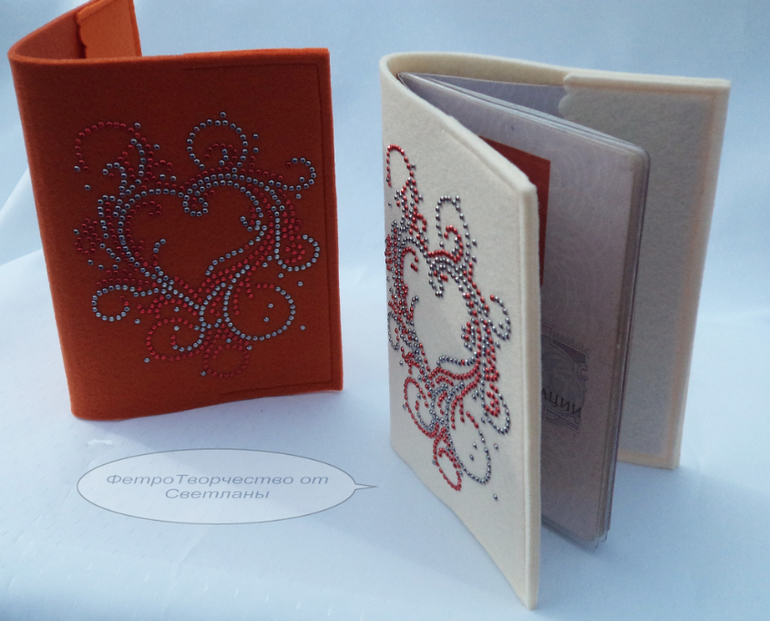 Обложки на паспорт из фетра.