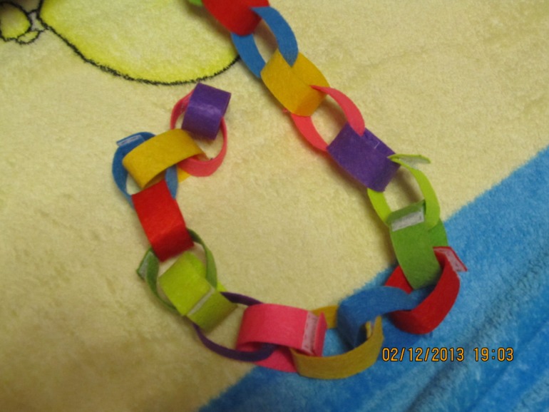 А вы нарядили ёлку?? Наша первая ёлочка..