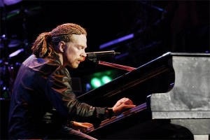 Сегодня чудищу 52