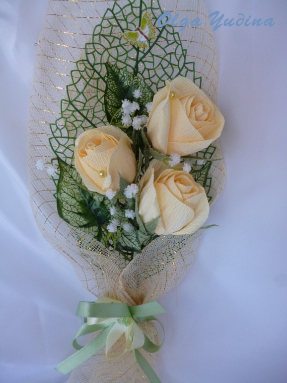 Первая сумочка. первый букет из органзы и прочее,прочее.
