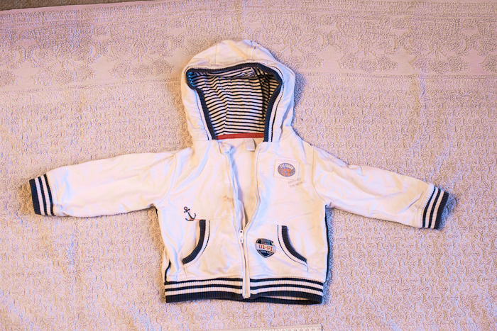 Разобрала детские вещи, всё на продажу. И немного взрослых вещей тоже (в конце списка).