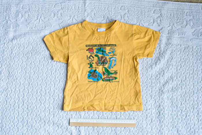 Разобрала детские вещи, всё на продажу.