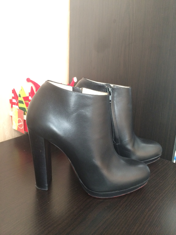 SAINT LAURENT "TRIBUTE TWO", Christian Louboutin, Chanel, оригинал