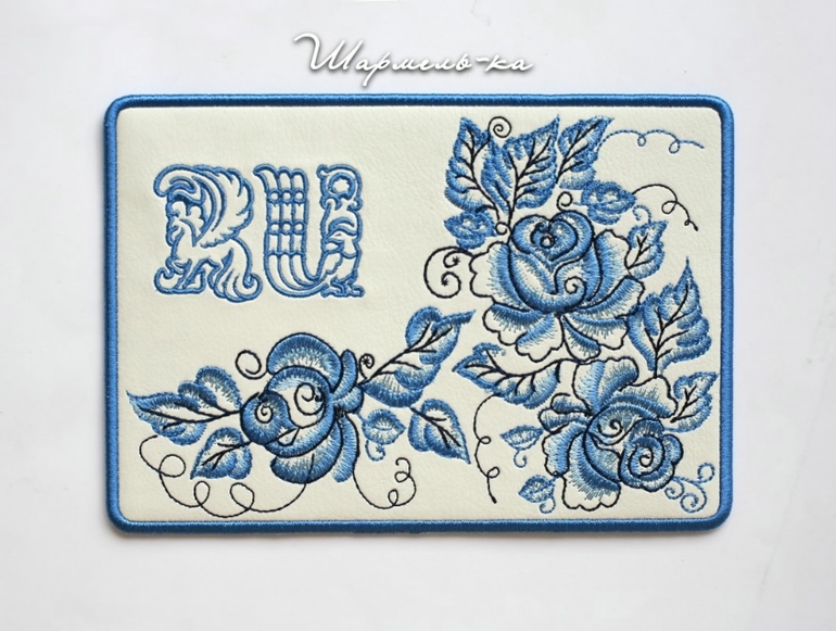 Вышитая обложка для загранпаспорта