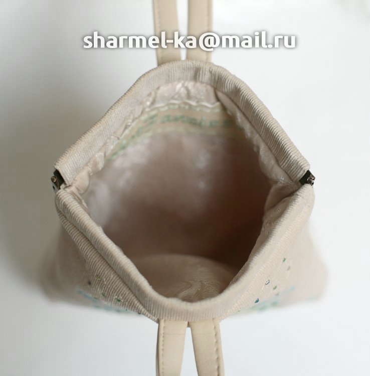 Сумочка на руку вышитая "Королевская лилия. Бирюза и мята"