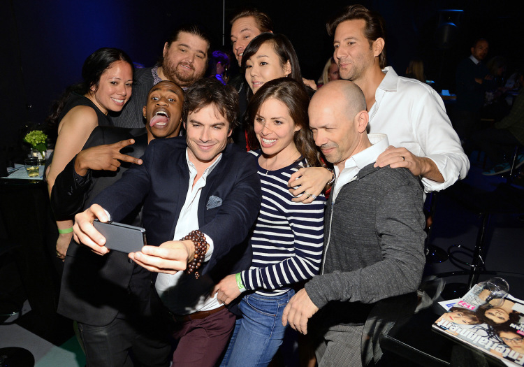 10 лет спутся)