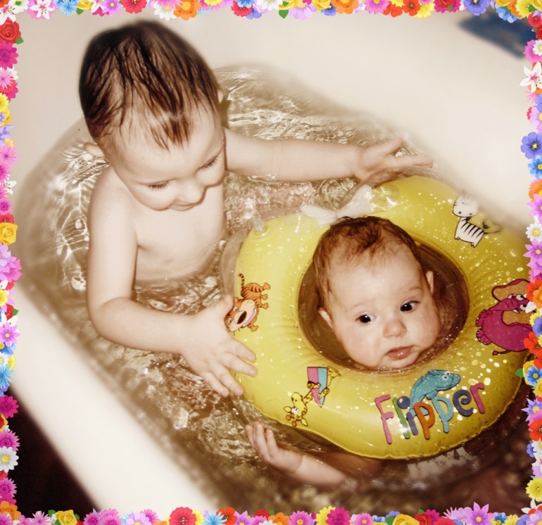 Давайте дружить! Добавляйтесь ко мне, а то как-то скучно...