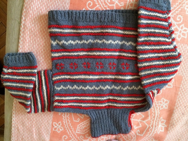 Вязанные жилетки и костюм