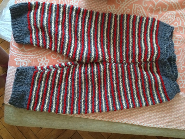 Вязанные жилетки и костюм