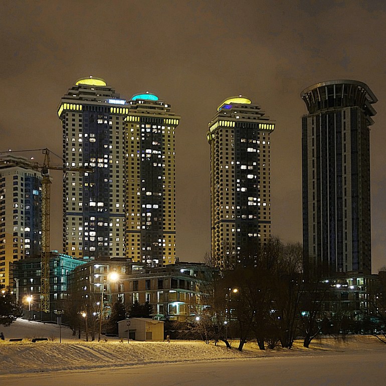 Ул мосфильмовская 17. Мосфильмовская улица Москва. Высотки в Митино. Мосфильмовская 98. Москва, Ломоносовский проспект, Мосфильмовская улица, 35.