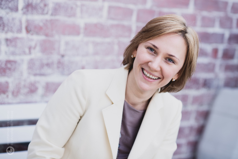 Иногда необходимо вернуться в прошлое, чтобы понять, что счастлив в настоящем...