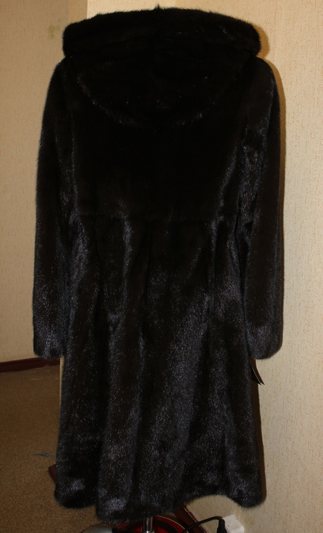 Шубка норочка0американка короткий ворс и очень густой подпушек...цена 65000р!!! -это спец-предложения, были по 88000р...