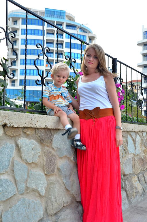 Надите мне пару к юбке :)