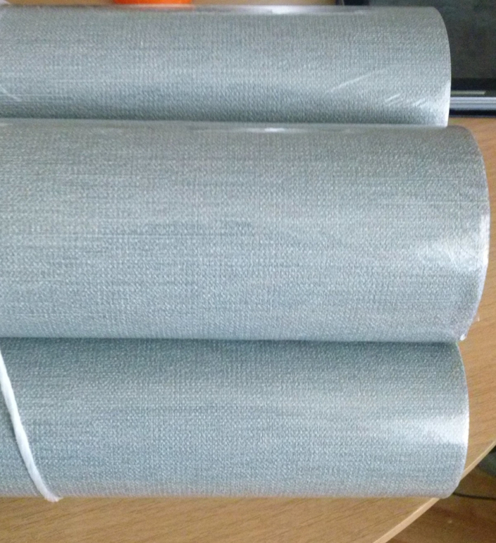 Серые стены в коридоре! помогите подобрать пол!