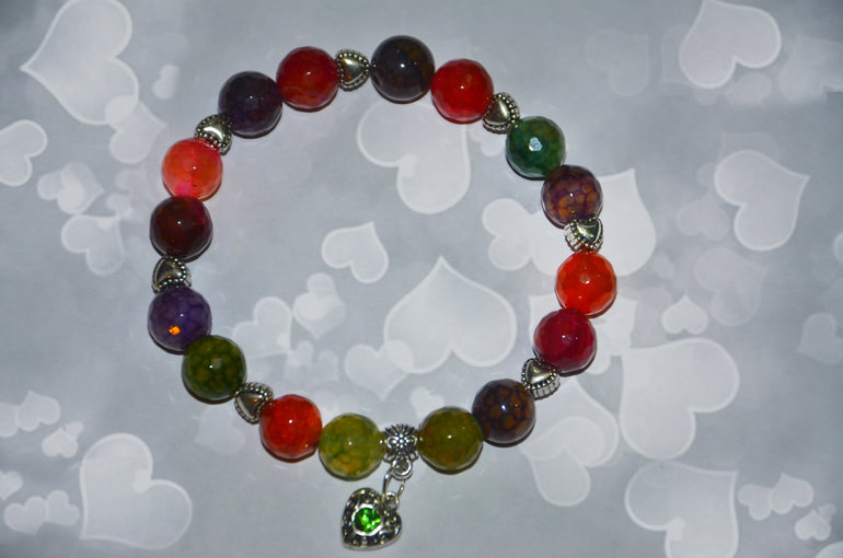 Мой первый браслетик из полудрагоценных камней:)