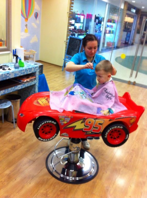 Посетили парикмахерскую