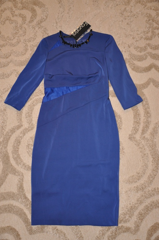 Продается платье фаворини 46 размер ( немного маломерит)