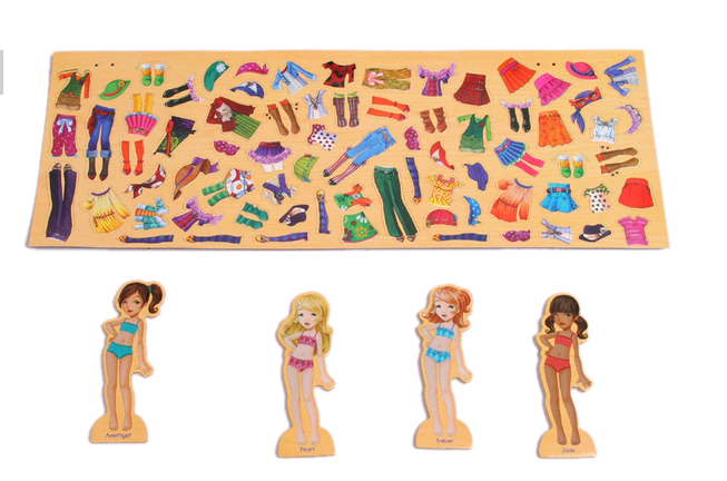 Деревяные куклы с одеждой и вопрос