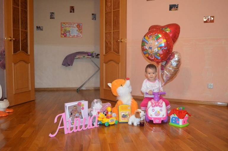 Вот и нам исполнился годик)