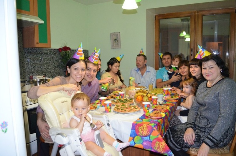 Вот и нам исполнился годик)