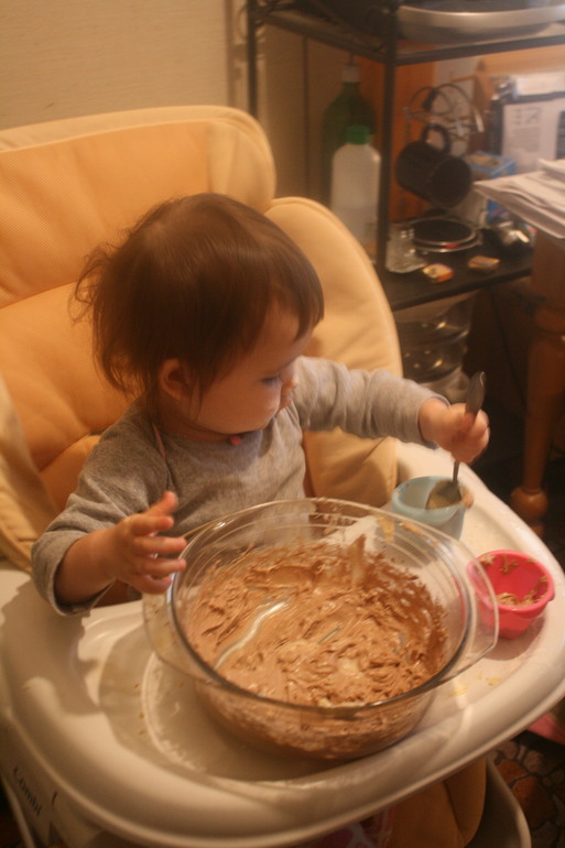 Готовим с детьми. Капкейки с изюмом и орехами.