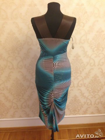 Платья Красивая сидит тело отлично цена 1300 рубдей