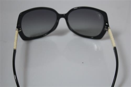 фото посредника . очки Chanel