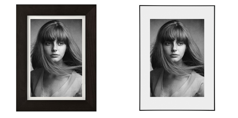 Черные рамки в интерьере.