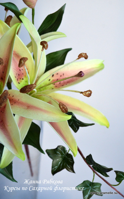 Букет Сахарных лилий:)))