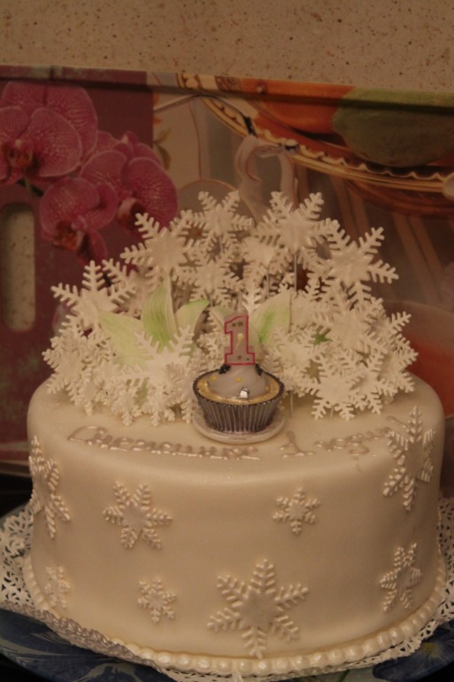 Снежинке 1 годик!