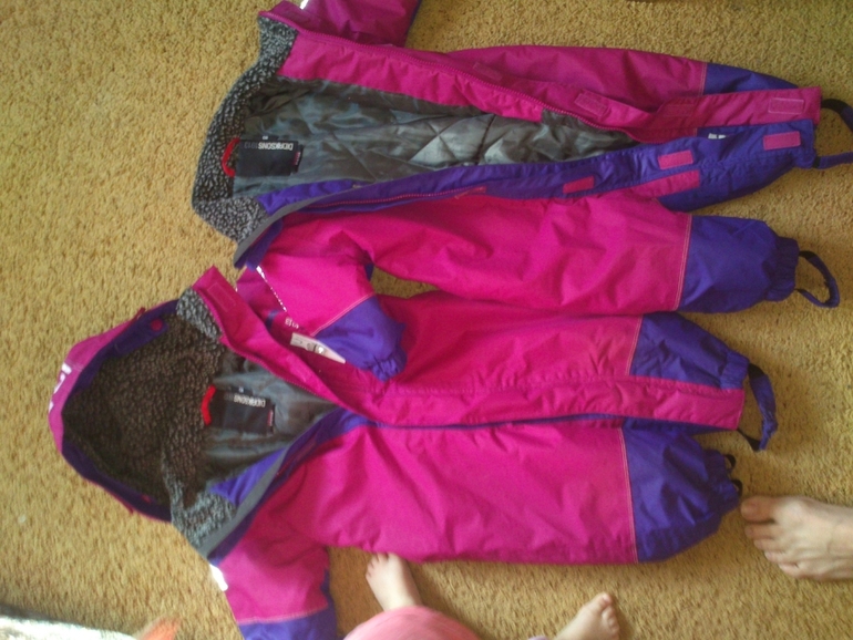 Продам кресла для кормления и много вещей, босоножки по хорошей цене