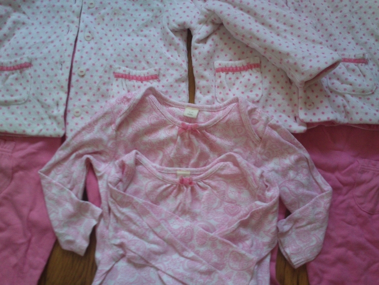 Продам кресла для кормления и много вещей, босоножки по хорошей цене