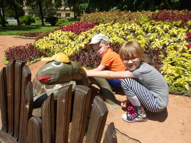 Гуляли в субботу в парке)