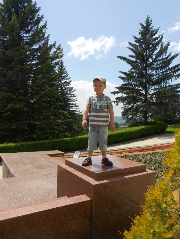 Гуляли в субботу в парке)