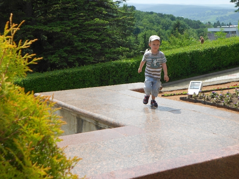 Гуляли в субботу в парке)